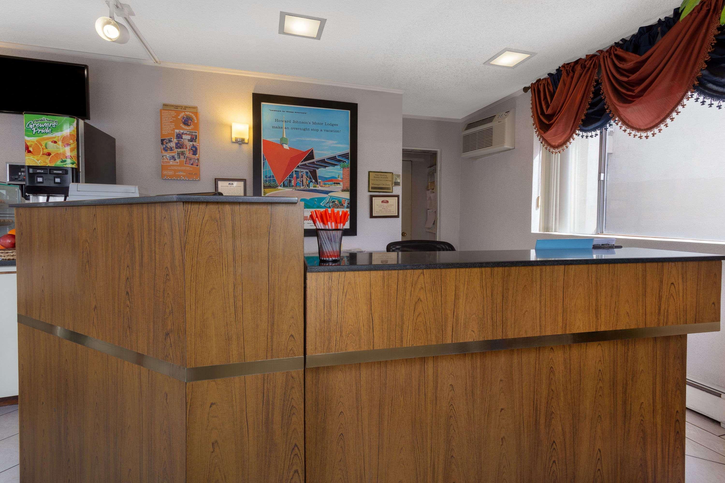Howard Johnson By Wyndham Colorado Springs Buitenkant foto