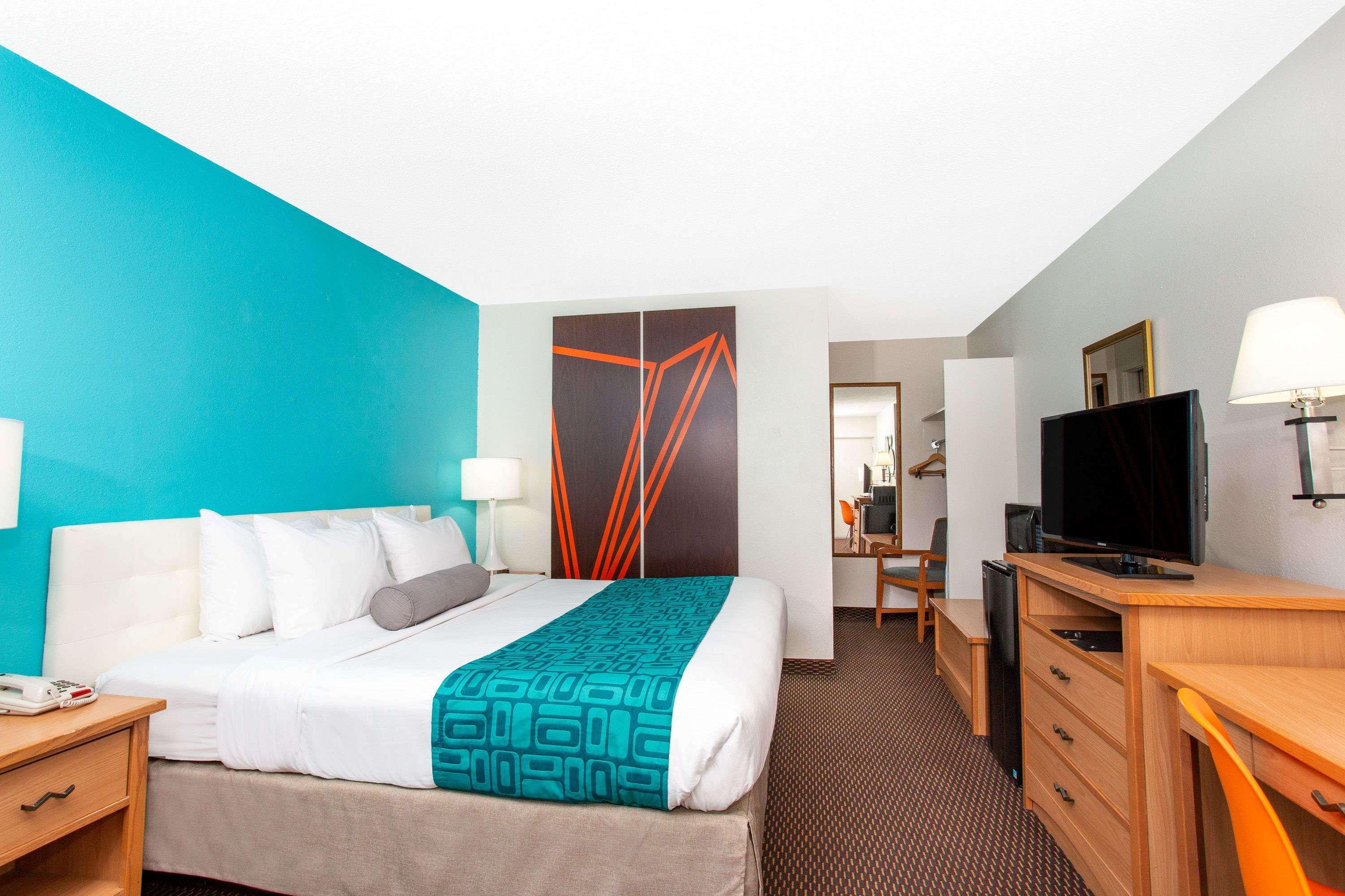Howard Johnson By Wyndham Colorado Springs Buitenkant foto