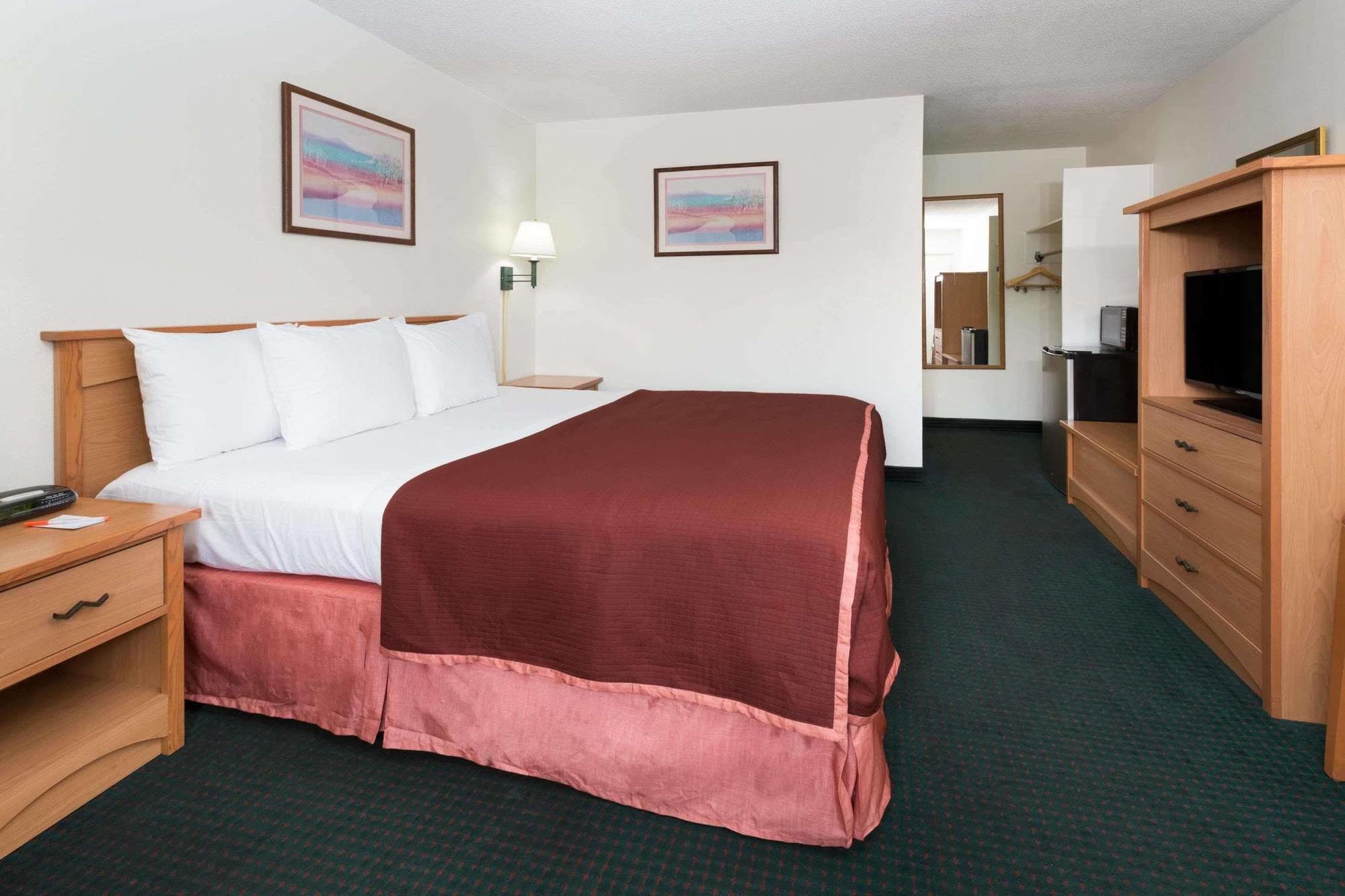 Howard Johnson By Wyndham Colorado Springs Buitenkant foto