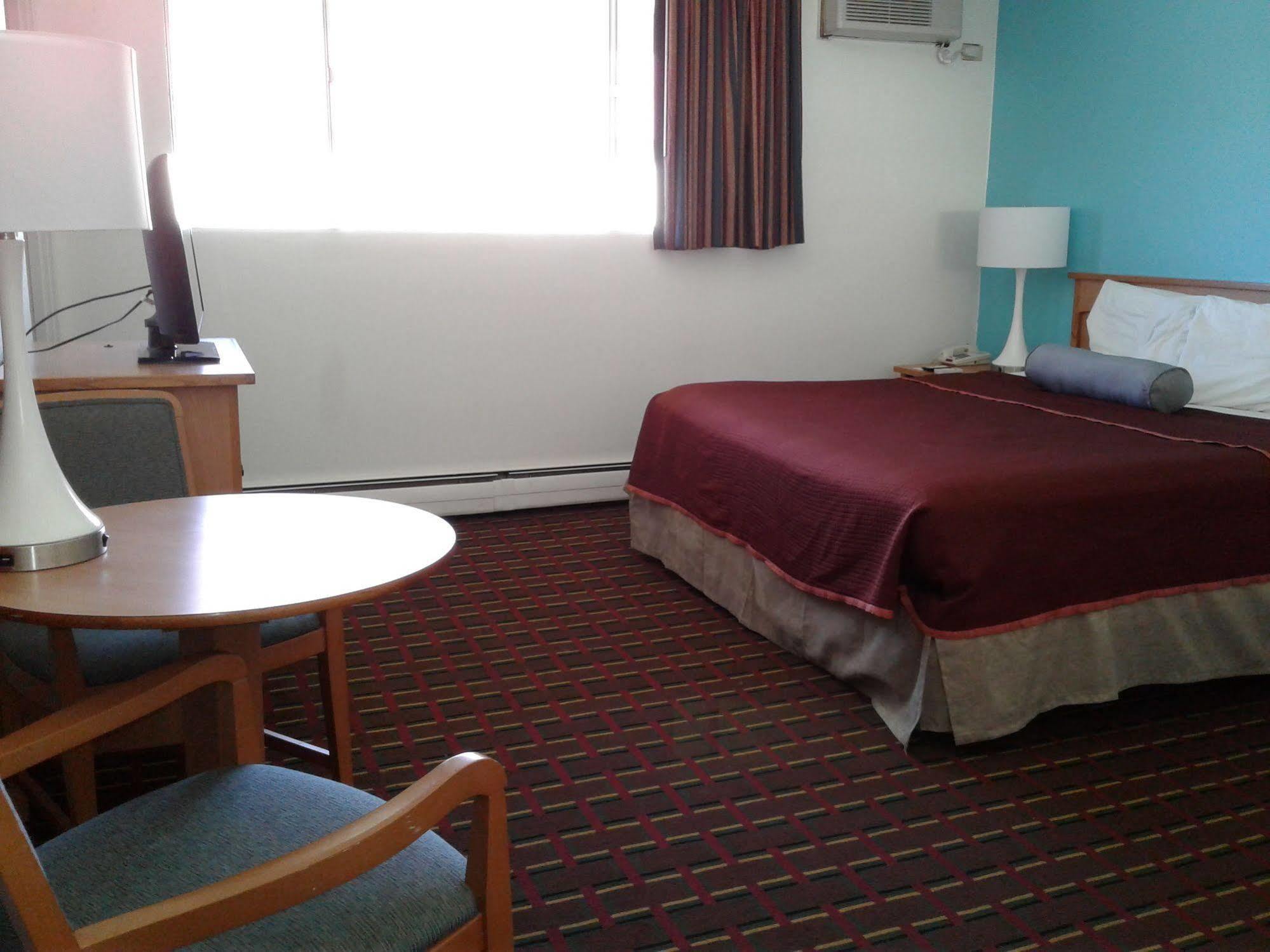 Howard Johnson By Wyndham Colorado Springs Buitenkant foto