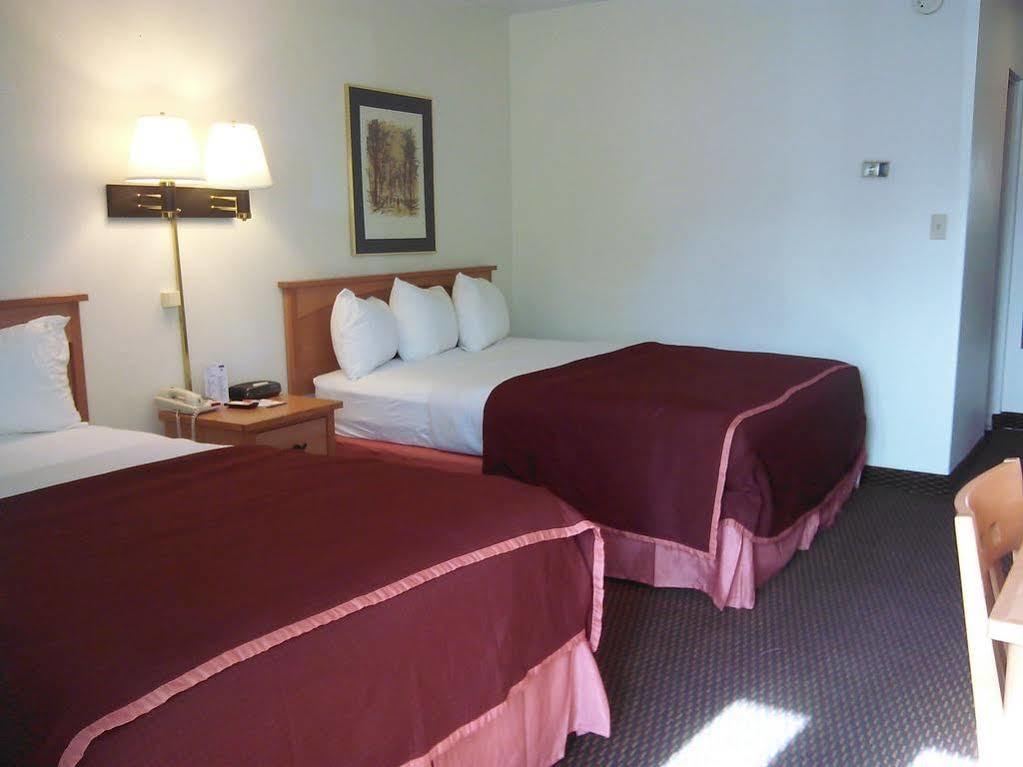 Howard Johnson By Wyndham Colorado Springs Buitenkant foto